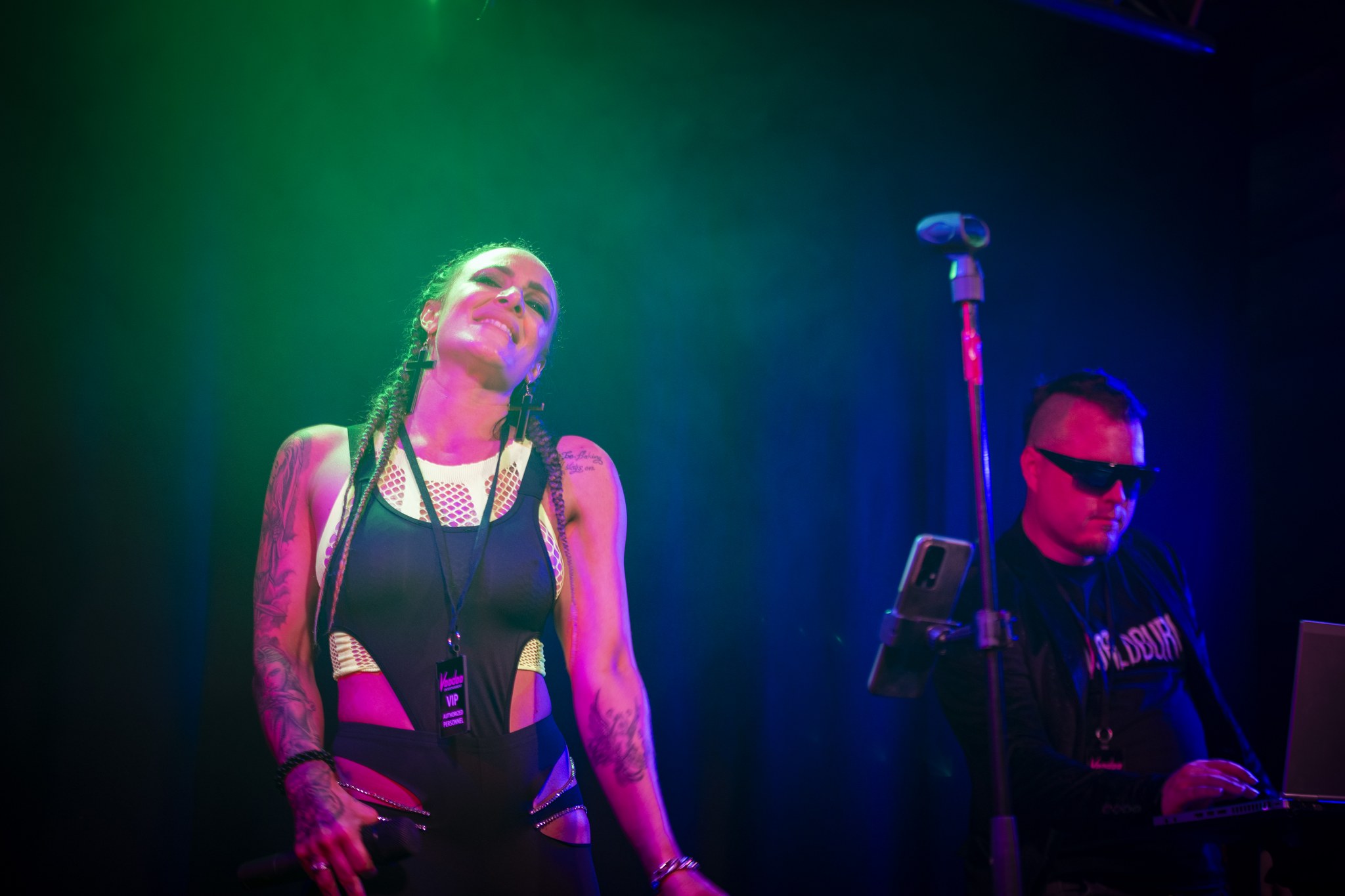 Tanja vibing on the festival's small stage while Mike Midas is at work.