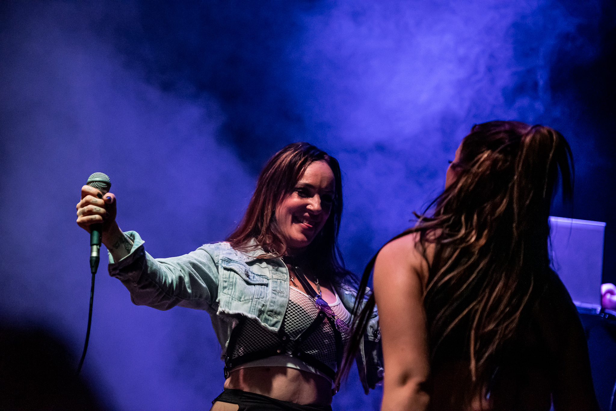 Tanja and Elerin (back view).